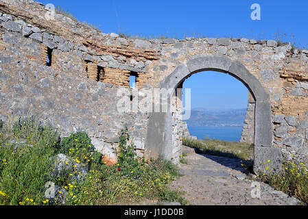 Dans Archway, château de Palamidi, ville de Nauplie, Péloponnèse, Grèce Banque D'Images