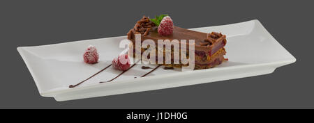 Gâteau au chocolat garni de fruits Banque D'Images