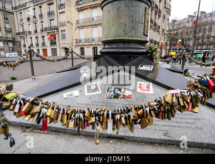 Vue générale du Pont de l'Alma 20 ans de tunnel sur l'accident de voiture qui a tué la princesse Diana, son amant Dodi Fayed et leur chauffeur Henri Paul. L'accident s'est produit dans la soirée du 31 août 1997. Où : Paris, France Quand : 17 Mars 2017 Banque D'Images