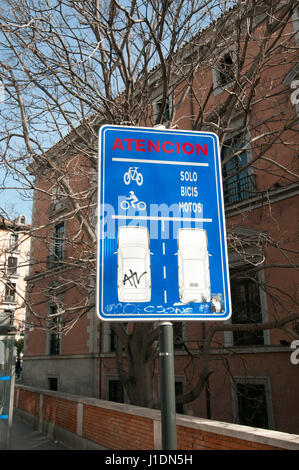 Piste cyclable et bike fort photographié à Madrid, Espagne Banque D'Images