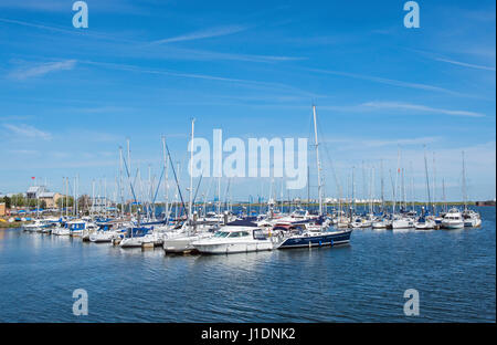 Le port de plaisance de Cardiff où la rivière Ely dans les sorties de la baie de Cardiff, Cardiff, d'eau douce du sud du Pays de Galles Banque D'Images