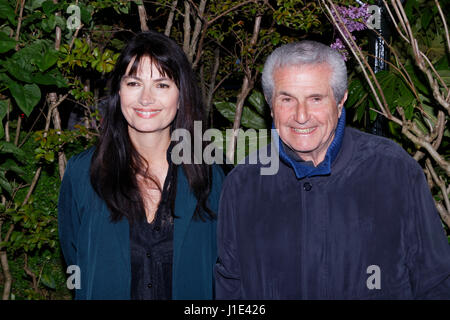 Paris, France. 19 avril, 2017. Valérie Perrin et président du jury, Claude Lelouch assister aux 10e 'La Closerie des Lilas" 2017 Prix littéraires à la Closerie des Lilas. Credit : Bernard Menigault/Alamy Live News Banque D'Images