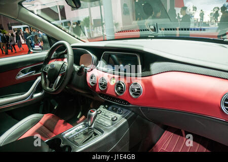 Shanghai, Chine. Apr 19, 2017. Affiner JAC S7 dévoilé lors du Salon de l'Auto Shanghai 2017 Credit : Mark Andrews/Alamy Live News Banque D'Images