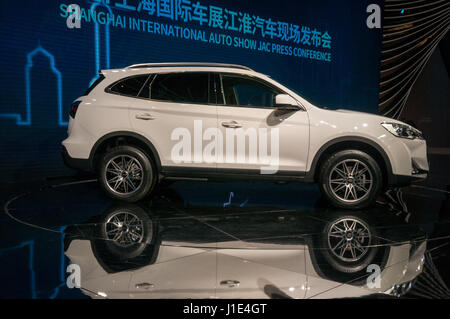 Shanghai, Chine. Apr 19, 2017. Affiner JAC S7 dévoilé lors du Salon de l'Auto Shanghai 2017 Credit : Mark Andrews/Alamy Live News Banque D'Images