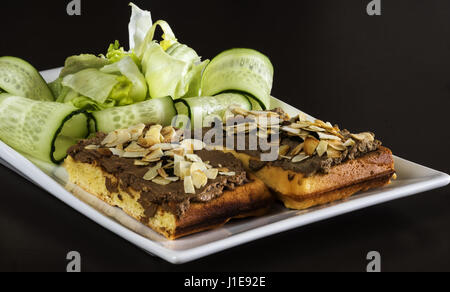 18 avril 2017 - pâté de foie sur une gaufre belge. (Crédit Image : © Igor Golovniov via Zuma sur le fil) Banque D'Images