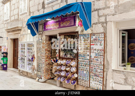 Magasin de souvenirs dans la ville de Pag, l'île de Pag, Croatie Banque D'Images