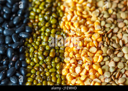 Céréales contexte : les pois chiches, pois, lentilles, haricots noirs Banque D'Images