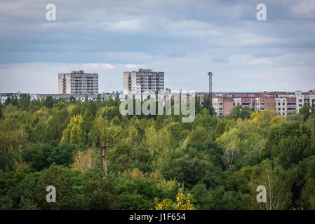 Les immeubles à appartements dans la ville fantôme de Pripyat Tchernobyl autour du phénomène de catastrophe du réacteur nucléaire en Ukraine Banque D'Images