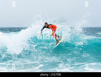 Surfer, Praia do Guincho, Cascais, Portugal. Banque D'Images