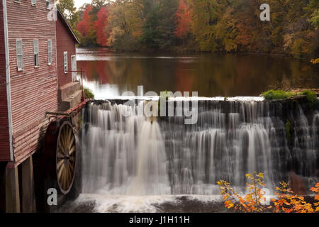 Grist Mill avec Dam Banque D'Images