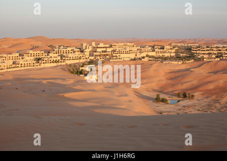 Le Qasr Al Sarab Desert Resort by Anantara dans la région de l'ouest d'Abu Dhabi, Émirats Arabes Unis, Octobre 2011. Banque D'Images