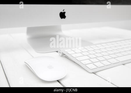 Détail de l'ordinateur iMac. Il s'agit d'ordinateurs de bureau Macintosh conçu et construit par Apple Inc Banque D'Images