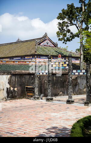 HUE, VIETNAM - 19 février 2017 : Détail du Palais Royal à Hue, Vietnam. Ville Impériale de Hue est un site du patrimoine mondial de l'Unesco depuis 1993. Banque D'Images