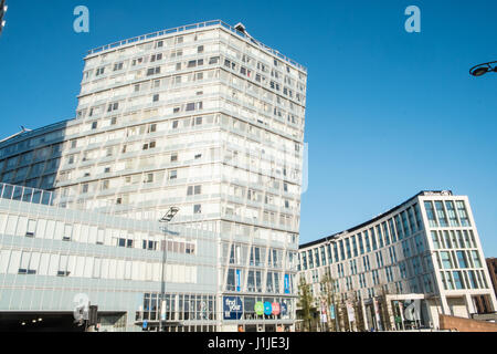 Bloc d'appartement,un parc,de l'ouest du parc Chavasse,seul,Liverpool Liverpool, Merseyside, Angleterre,UNESCO,Ville du patrimoine mondial,Ville,Nord,Nord,Angleterre,UK,Royaume-Uni, Banque D'Images