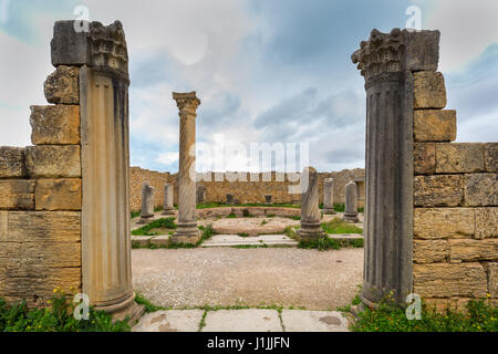 Fouilles de la ville romaine dans l'archéologique de Volubilis, au Maroc. Banque D'Images