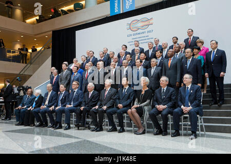 Washington, États-Unis, 21 avril 2017 : Les ministres des Finances du G20 et des gouverneurs de banque centrale posent pour une photo après une rencontre au FMI Réunions du printemps. Credit : B Christopher/Alamy Live News Banque D'Images