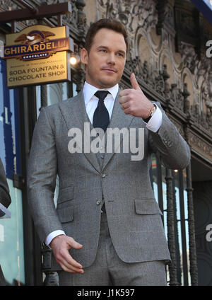 Hollywood, CA. Apr 21, 2017. Chris Pratt à la Chris Pratt étoile sur le Hollywood Walk of Fame cérémonie le 21 avril 2017 à Hollywood, Californie. Credit : Fs/media/Alamy Punch Live News Banque D'Images