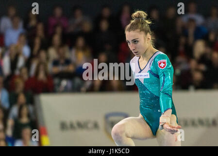 Ilaria Kaeslin (SUI) effectue sur le sol lors de la finale de la femme à l'appareil, hommes et femmes, dans les Championnats de gymnastique artistique de Cluj Napoca, Roumanie. 21.04.2017 Banque D'Images