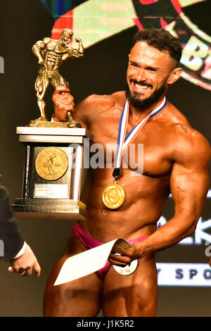 Concurrent au cours de la compétition de culturisme, catégorie jusqu'à 70 kg, à l'Arnold Classic l'Amérique du Sud, de l'événement tenu à la Transamerica Expo Center, zone sud de São Paulo (SP), le vendredi matin, l'Arnold Classic fait ses débuts à São Paulo, après quatre ans à Rio de Janeiro, avec des chiffres. (PHOTO : EDUARDO CARMIM/BRÉSIL PHOTO PRESSE) Banque D'Images