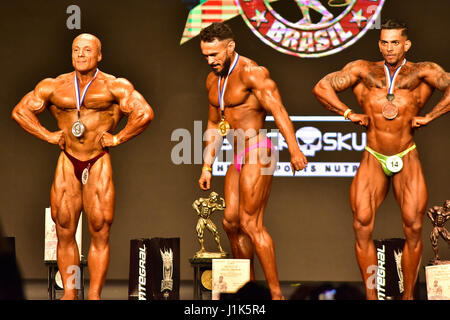 Concurrent au cours de la compétition de culturisme, catégorie jusqu'à 70 kg, à l'Arnold Classic l'Amérique du Sud, de l'événement tenu à la Transamerica Expo Center, zone sud de São Paulo (SP), le vendredi matin, l'Arnold Classic fait ses débuts à São Paulo, après quatre ans à Rio de Janeiro, avec des chiffres. (PHOTO : EDUARDO CARMIM/BRÉSIL PHOTO PRESSE) Banque D'Images