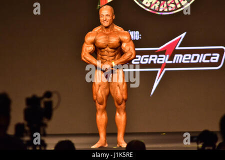 Concurrent au cours de la compétition de culturisme, catégorie jusqu'à 70 kg, à l'Arnold Classic l'Amérique du Sud, de l'événement tenu à la Transamerica Expo Center, zone sud de São Paulo (SP), le vendredi matin, l'Arnold Classic fait ses débuts à São Paulo, après quatre ans à Rio de Janeiro, avec des chiffres. (PHOTO : EDUARDO CARMIM/BRÉSIL PHOTO PRESSE) Banque D'Images