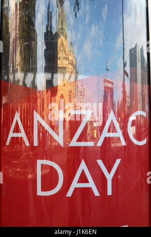 Melbourne, Australie. 22 avr, 2017. Affiches commémoratives à Melbourne comme la ville s'apprête à célébrer la Journée de l'Anzac le 25 avril à dans le cadre de la 102e centenerary pour commémorer le débarquement par Australian and New Zealand Army Corps à Gallipoli en Turquie le 25 avril 1915 Credit : amer ghazzal/Alamy Live News Banque D'Images