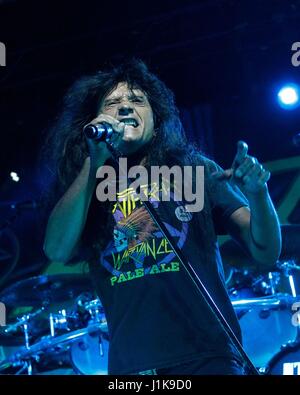 Las Vegas, NV, USA. Apr 21, 2017. Joey Belladonna d'Anthrax sur scène pour 2017 Las Stique Festival - FRI, centre-ville de Las Vegas Events Center, Las Vegas, NV 21 avril 2017. Credit : JA/Everett Collection/Alamy Live News Banque D'Images