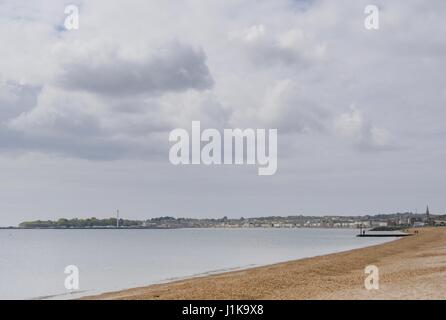 Weymouth, Dorset, UK. 22 avr, 2017. Ciel couvert mais lumineux météo et une température de 13°C. © DTNews/Alamy Vivre Crédit : Dan Tucker/Alamy Live News Banque D'Images