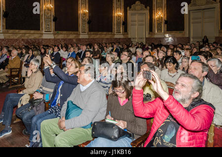 Madrid, Espagne, 22 avril 2017. Eduardo Mendoza écrivain, Prix Cervantes 2017, dans une conférence publique à l'Université Complutense en avril 2017 sur 22, Madrid, Espagne. Credit : Enrique Davó/Alamy Live News. Banque D'Images