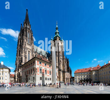 Prague. Habour à partir de la troisième Cour, le château de Prague, Prague, République Tchèque Banque D'Images