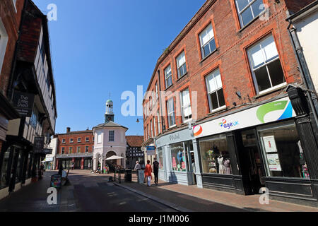 Boutiques dans la rue principale, GODALMING Surrey England Banque D'Images