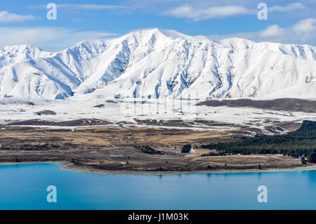 Vue panoramique sur le Lac Tekapo, Sud de l'île de la Nouvelle-Zélande Banque D'Images