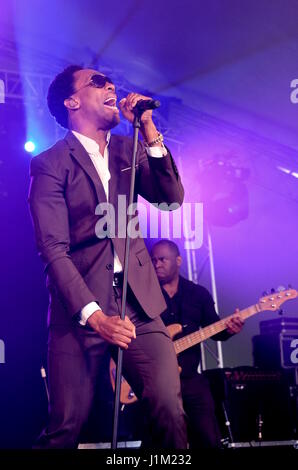 La chanteuse soul Lemar effectuant à Cornbury Festival, Oxfordshire, du 8 juillet 2016 Banque D'Images