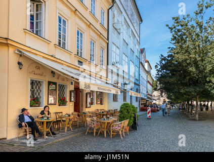 Cafe dans Mala Strana, Prague, République Tchèque Banque D'Images