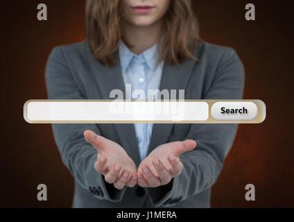 Digital composite de Femme avec les mains ouvertes et fond marron avec la barre de recherche Banque D'Images