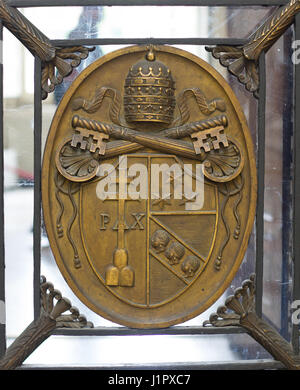 Les armoiries du Saint-Siège et l'état de la Cité du Vatican symbole signe Banque D'Images