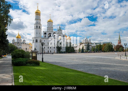 L'intérieur du mur du Kremlin - Ivan le Grand clocher, Ivan le Grand Bell, Place de la Cathédrale, Kremlin de Moscou, Rus Banque D'Images