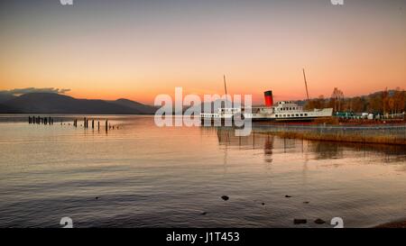 De la femme de chambre sur le Loch le Loch Lomond Banque D'Images