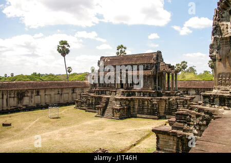 Angkor au Cambodge est le plus grand monument religieux au monde et un complexe au patrimoine mondial Banque D'Images