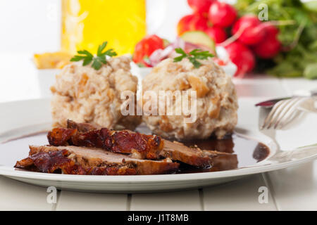 Avec des boulettes de porc grillées bavarois Banque D'Images