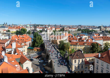 Prague. Vue sur la vieille ville depuis le Pont Charles, Prague, République Tchèque Banque D'Images