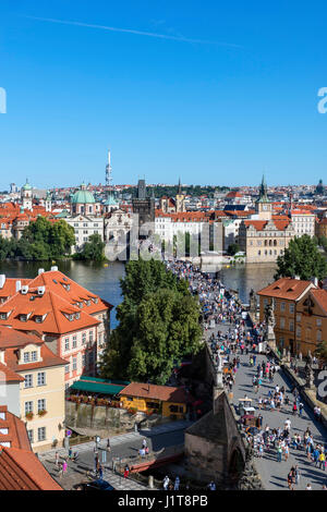 Prague. Vue sur la vieille ville depuis le Pont Charles, Prague, République Tchèque Banque D'Images