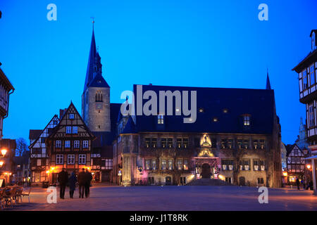 Hôtel de ville dans la soirée, Quedlinburg, Saxe-Anhalt, Allemagne, Europe Banque D'Images