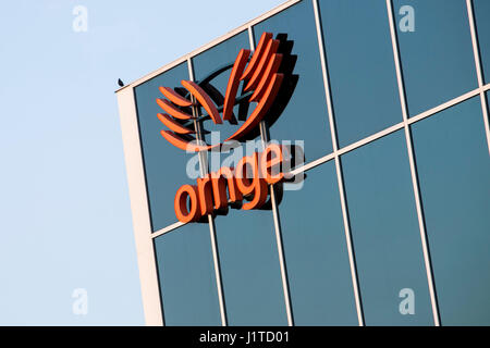 Un logo affiche à l'extérieur du siège de Ornge à Mississauga, Ontario, Canada, le 15 avril 2017. Banque D'Images