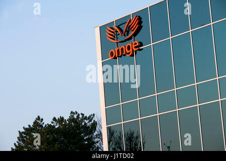 Un logo affiche à l'extérieur du siège de Ornge à Mississauga, Ontario, Canada, le 15 avril 2017. Banque D'Images