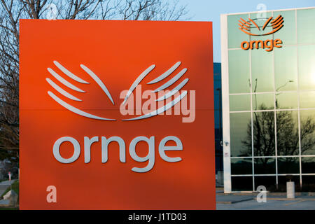 Un logo affiche à l'extérieur du siège de Ornge à Mississauga, Ontario, Canada, le 15 avril 2017. Banque D'Images