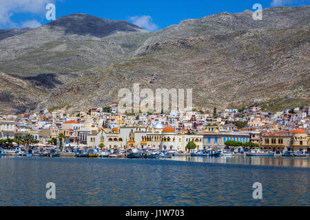 Bâtiments de style italien dans le port de Kalymnos, Grèce, Pothis Banque D'Images