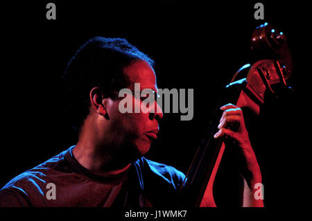 Stanley Clarke b. 30 juin 1951 à Philadelphie, musicien de jazz américain, photo Kazimierz Jurewicz Banque D'Images