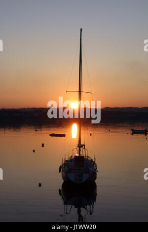 Magnifique coucher de soleil à la Marina de Port Skerries, Irlande Banque D'Images