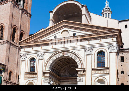 Voyage d'Italie - Façade de la Basilique de Sant'Andrea de Mantoue ville au printemps Banque D'Images